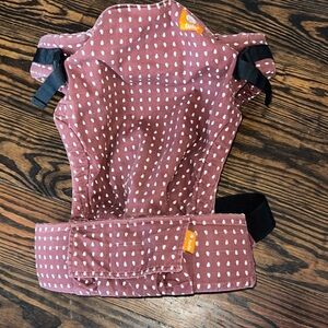 Tula Free to Grow carrier “Inquire”